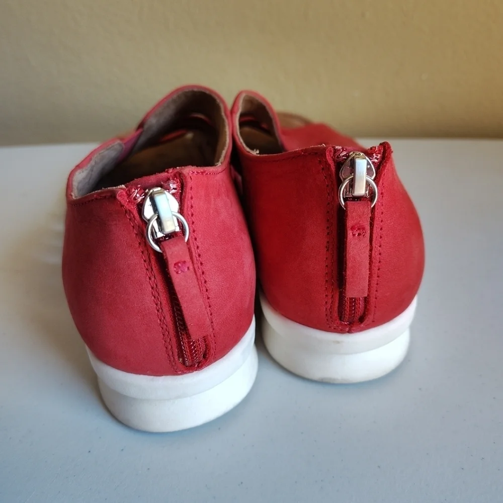 Comfortiva Pillowtop Red Leather Parker Sandals Women's Sz 11 -Travel Flats
